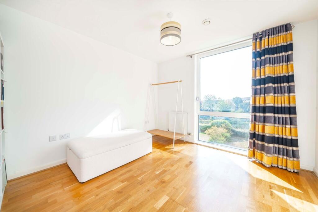 Apartment in London - More