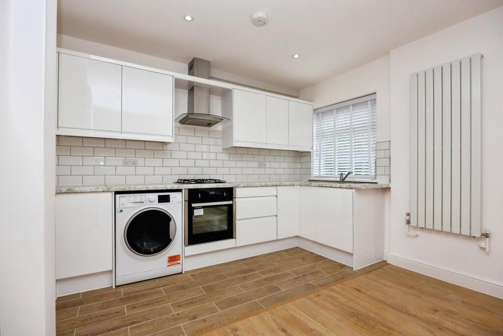 Apartment in Guildford - View 5