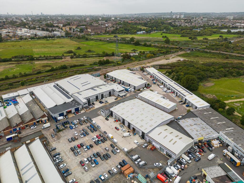 cap_ind_leyton_drone_002