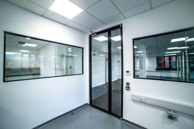 9 Hitching Court  Lab Fit Out 5_Photo_8_large.jpg