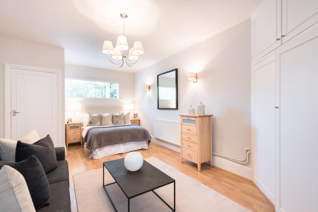 Studio flat for rent