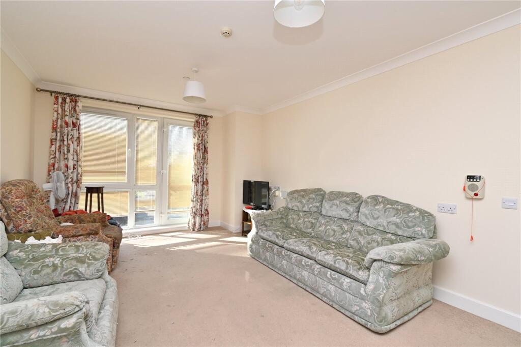 Barber Road, Basingstoke, Hampshire, RG22 photo 2