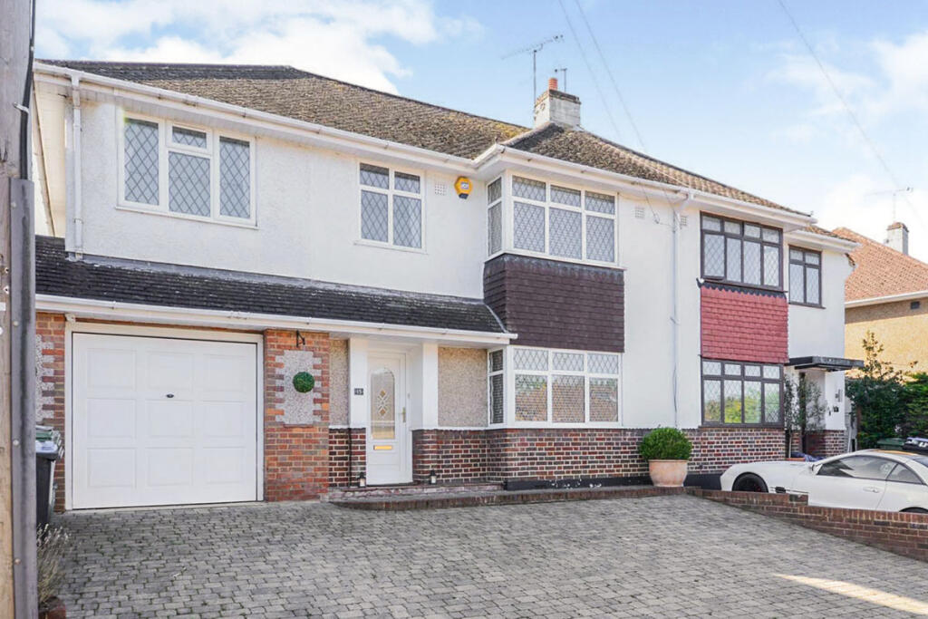 Main image of property: Mountfield Road, Hemel Hempstead, Hertfordshire, HP2