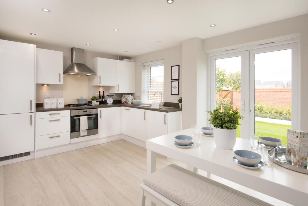 3-bed detached on Leigh Road,
Wimborne,
BH21 2BZ, £415,000