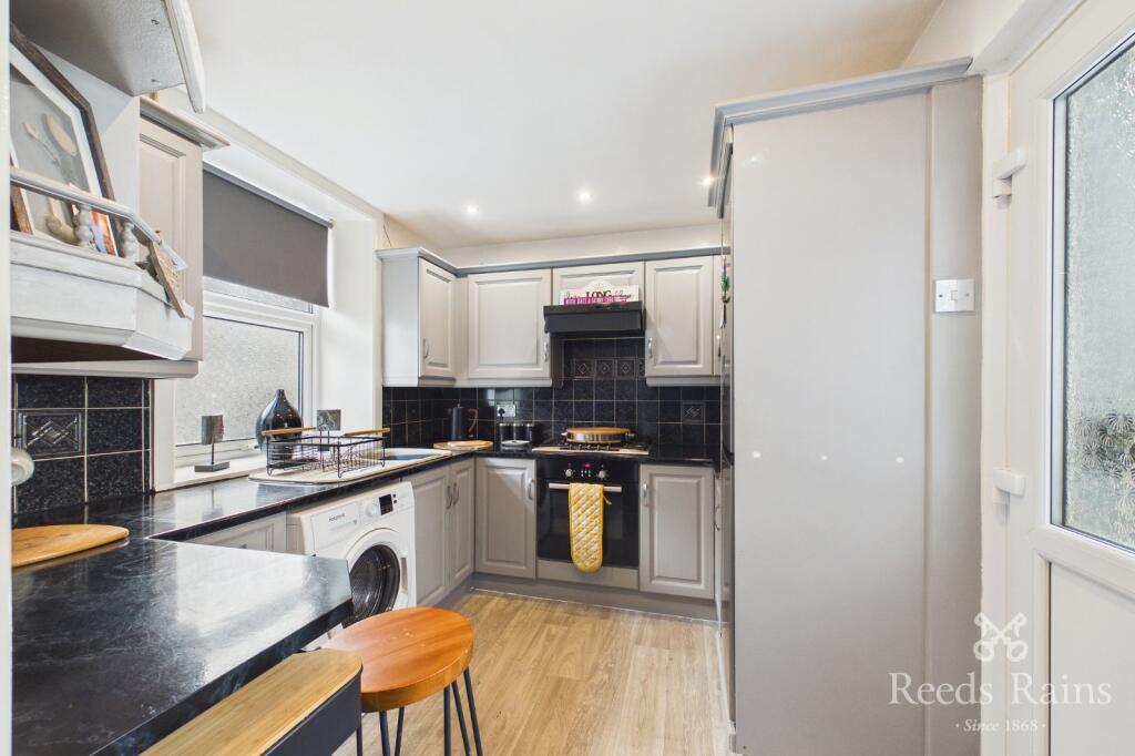 House in Burnley, Rose Grove - More