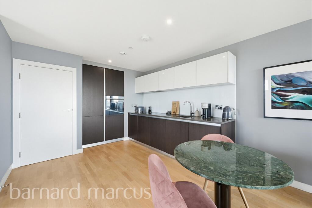 Apartment in London - View 2