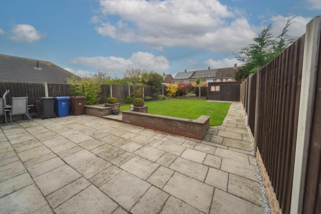 5 bed detached - Church Road, Stretton, Burton Upon Trent image 3