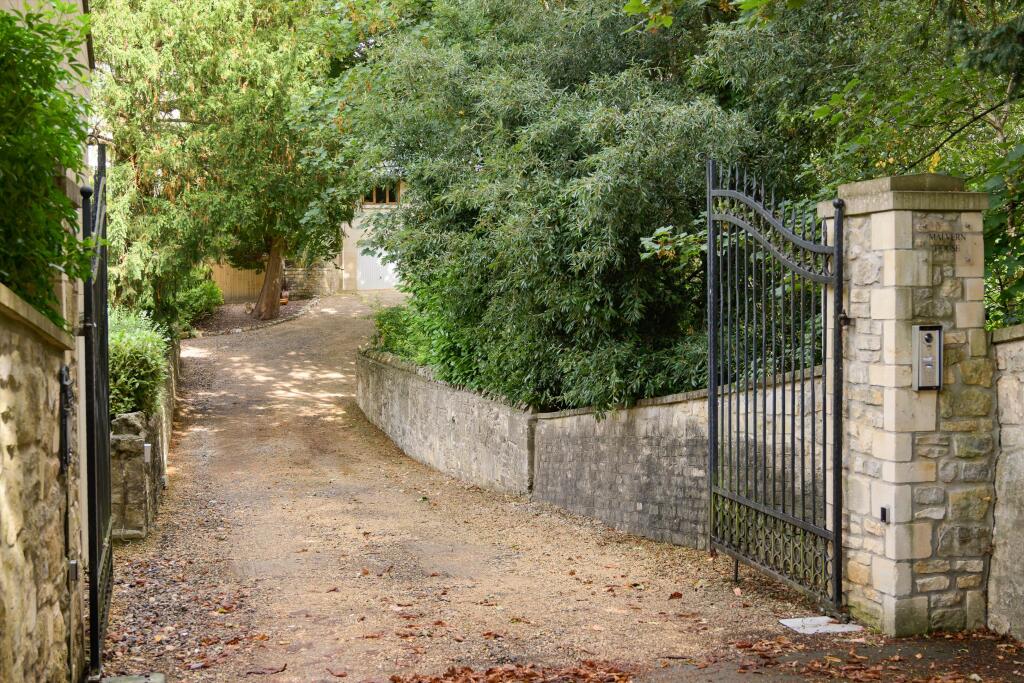 Malvern House, Weston Lane, Bath, Bath & NE Somerset, BA1 photo 2