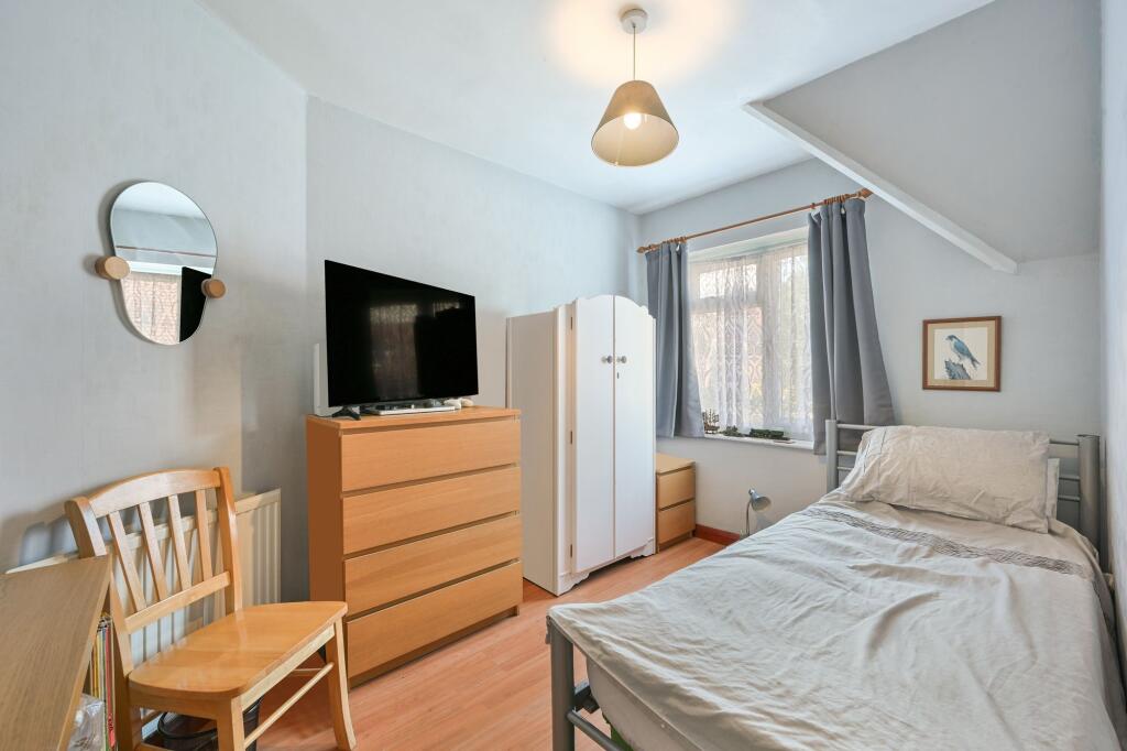 Stones Road, Epsom, KT17 photo 3