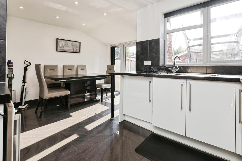 House in Birmingham, West Midlands - View 4