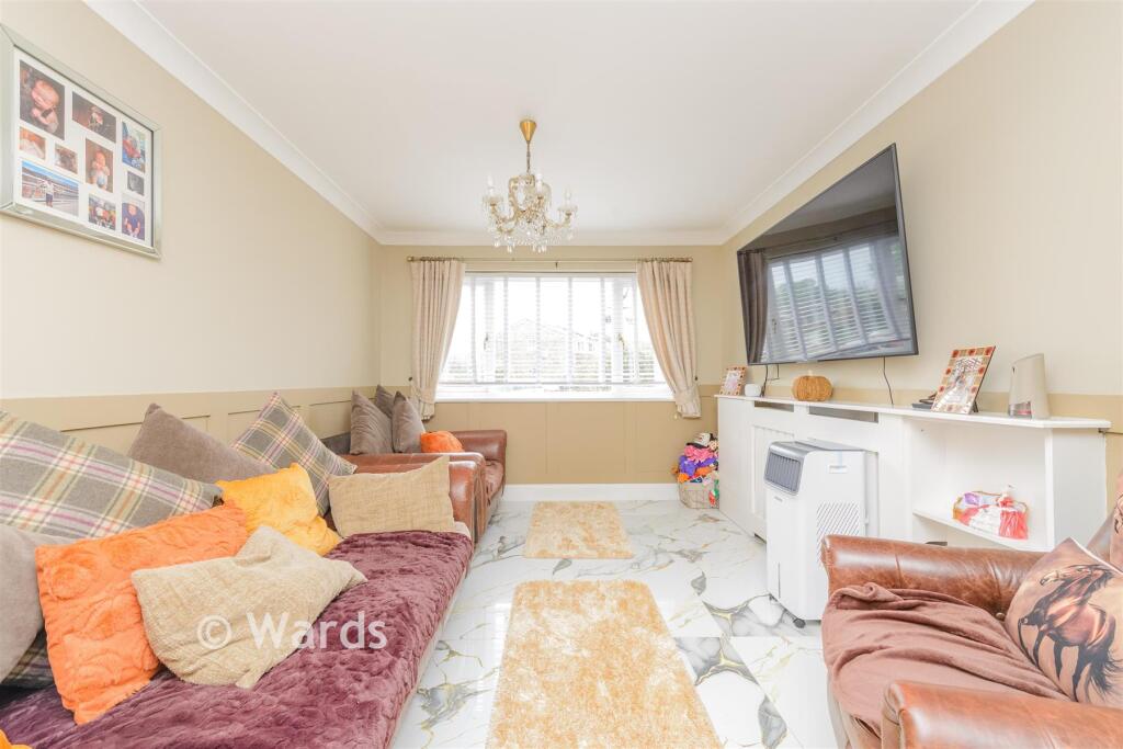 House in Chatham, Medway - More