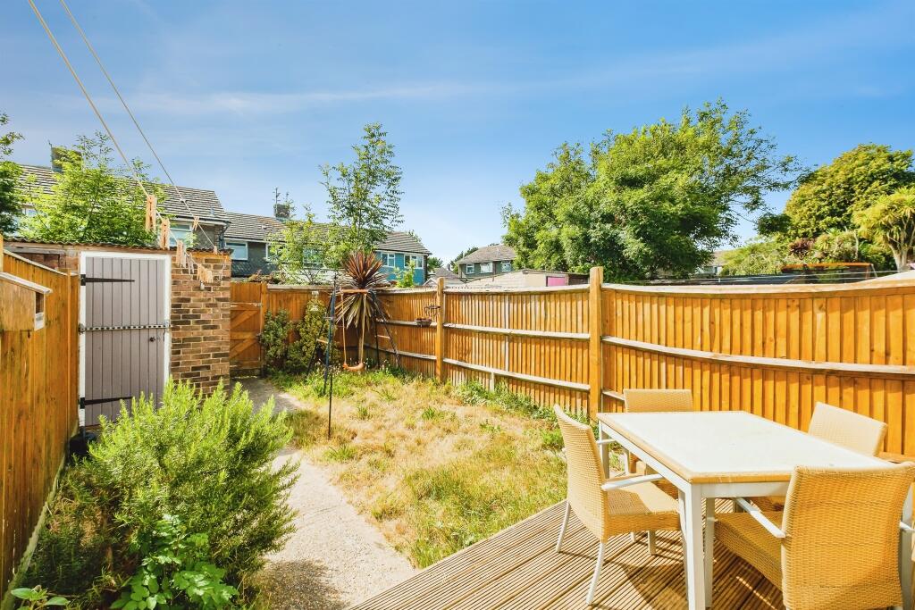 Hayley Road, LANCING photo 5