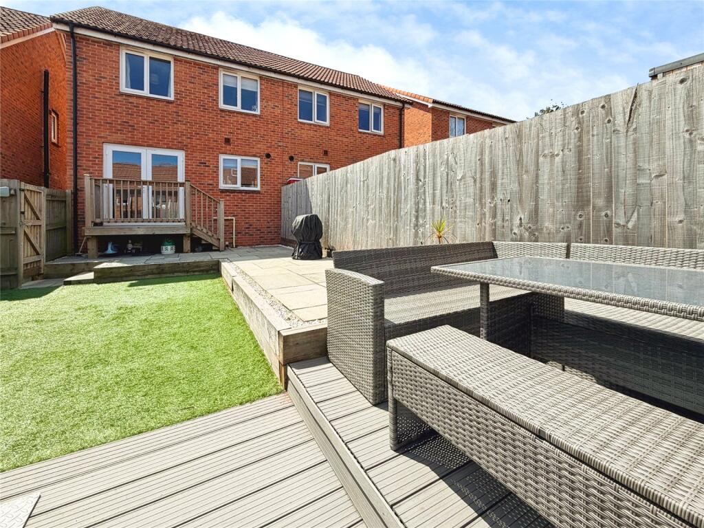 House in Torquay, Torbay - More