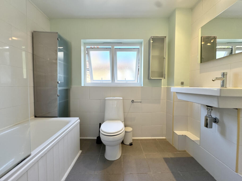 Apartment in London - More