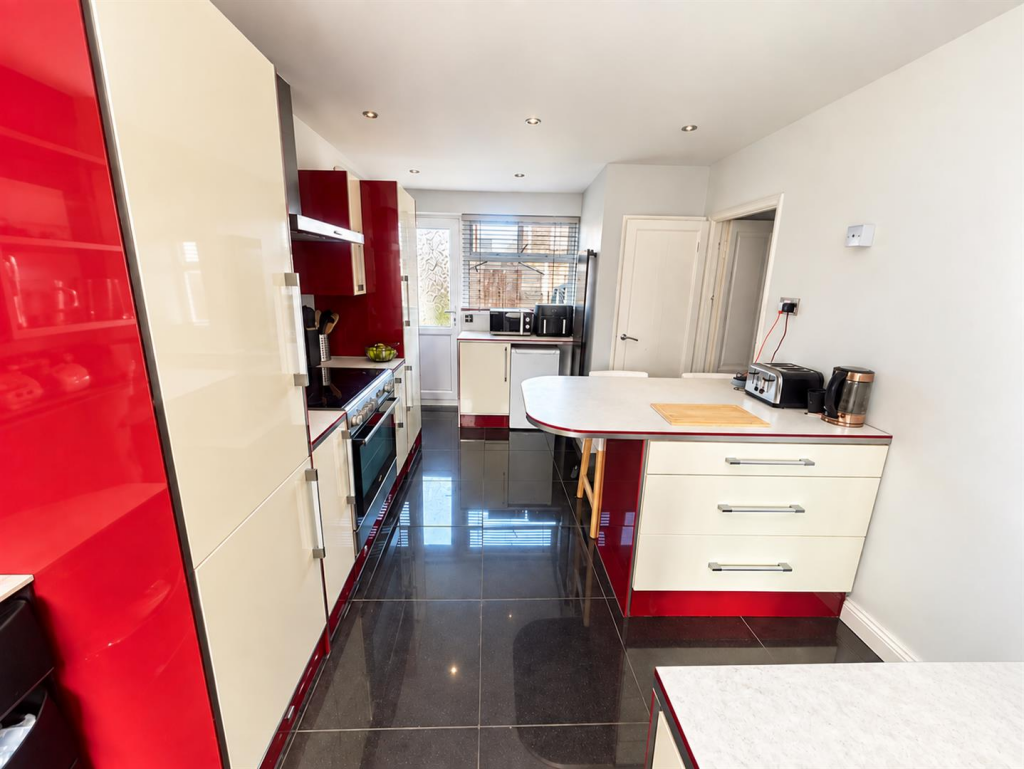House in Taunton - View 5