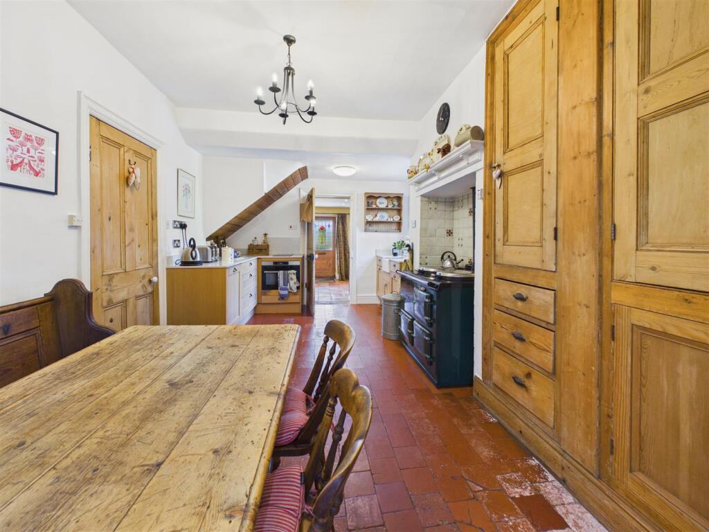 House in Hull - View 5
