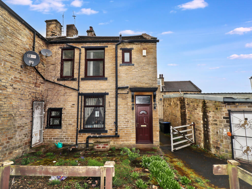 Main image of property: 4 Cordingley Street, Bradford BD4 0PP