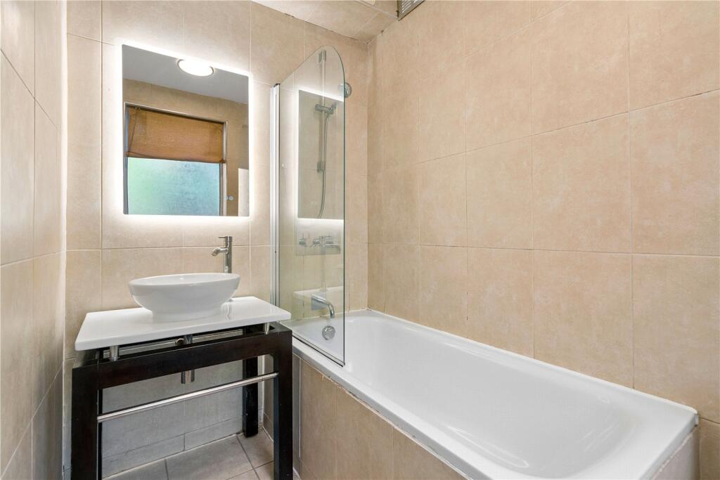 Apartment in London - View 5