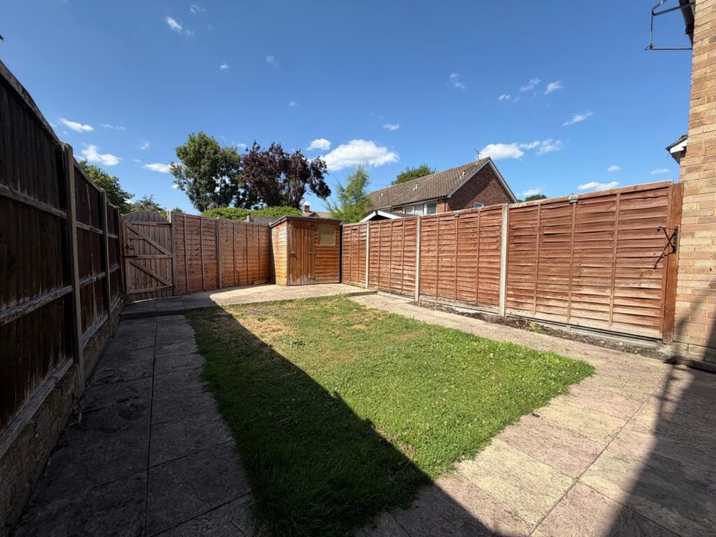 House in Frimley, Central Frimley - More
