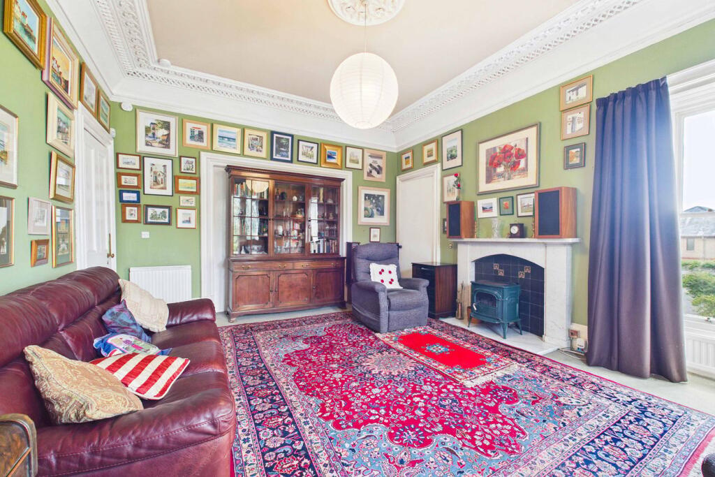 Apartment in Edinburgh, Trinity - View 5