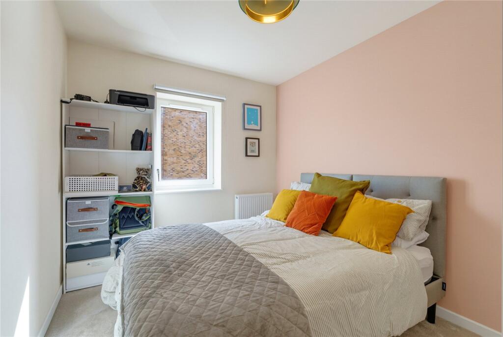 Apartment in London - More