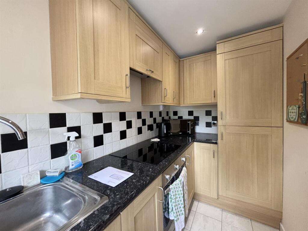 Apartment in Salisbury - View 3