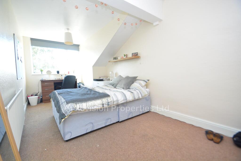 8 bedroom terraced house for rent
