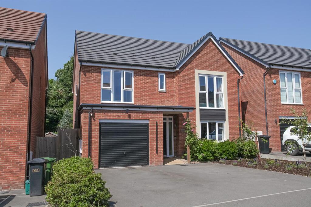 Main image of property: Rae Crescent, Wantage