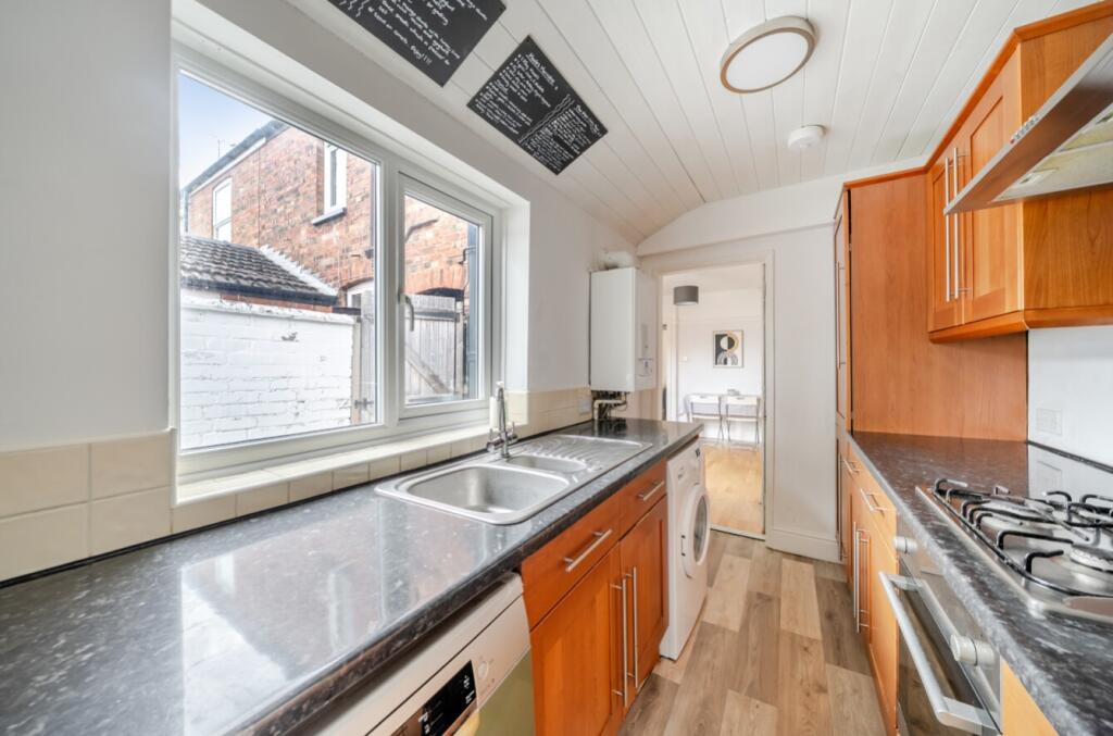House in Lincoln - View 5