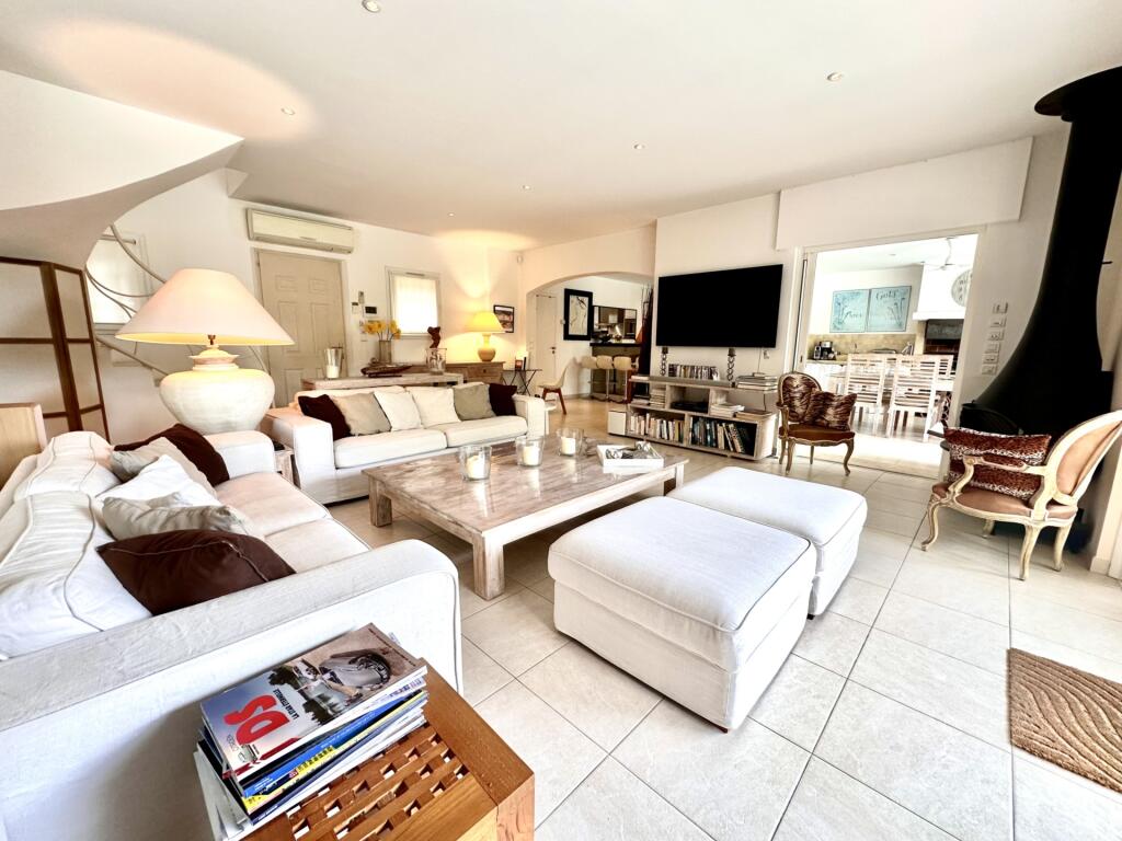 Main image of property: 83120 ste-maxime