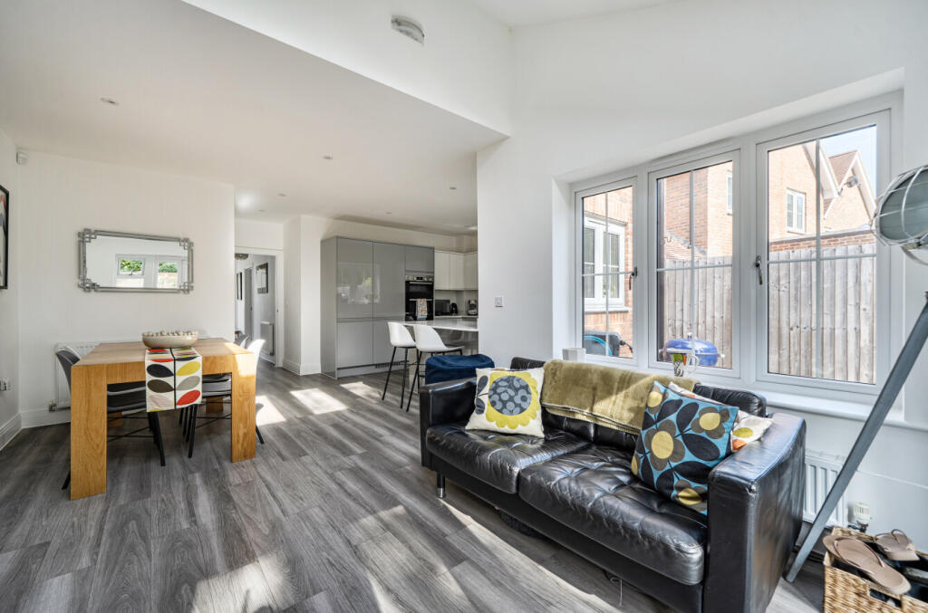 House in Riseley, Swallowfield - View 5