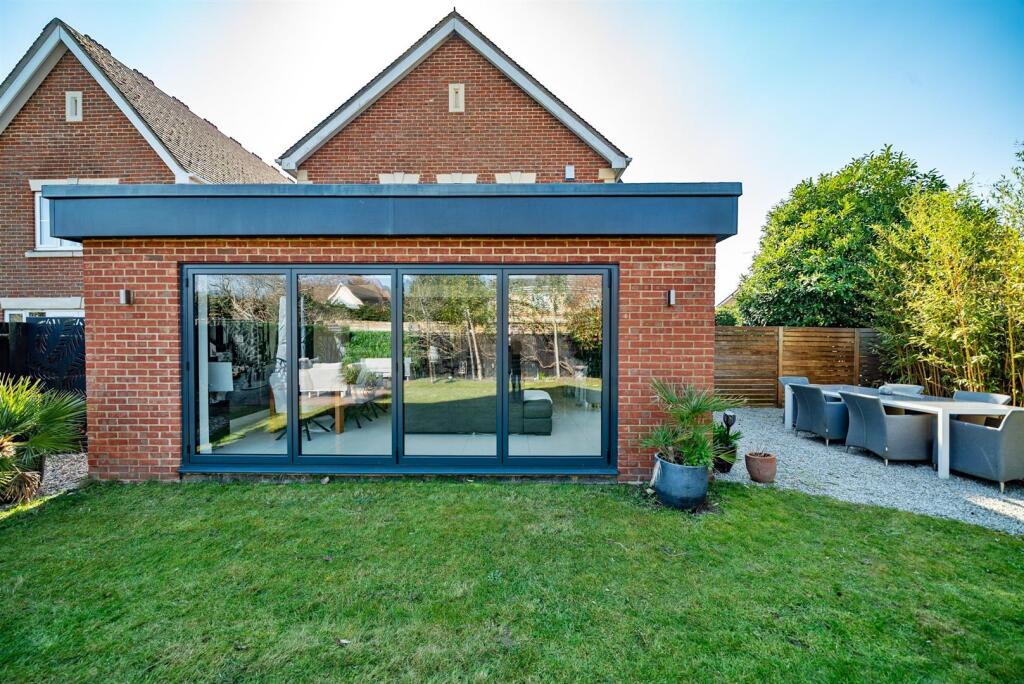 Additional image 33 of Princess Diana Drive, St. Albans