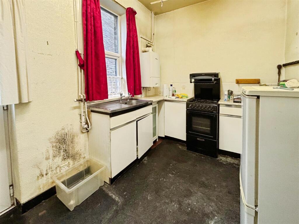 North Road, Bradford, BD6 1TS photo 4