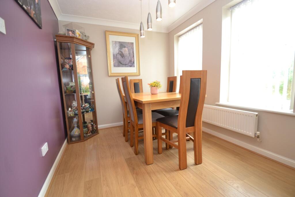 Near Crook, Thackley, photo 4