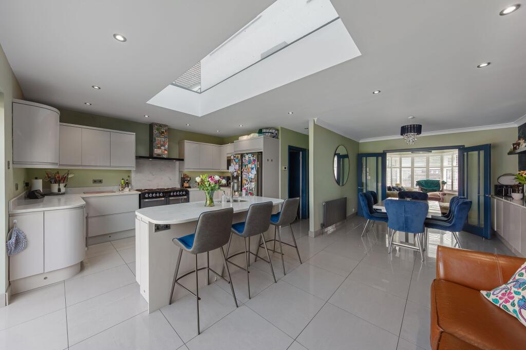 House in London - View 2