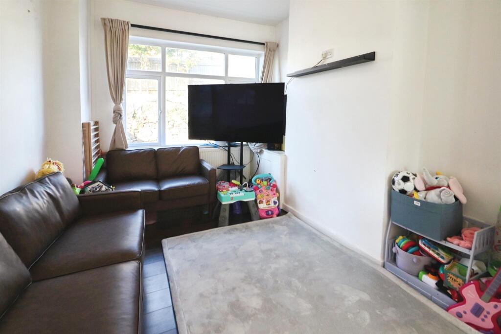 Newport Road, Rumney, Cardiff photo 4