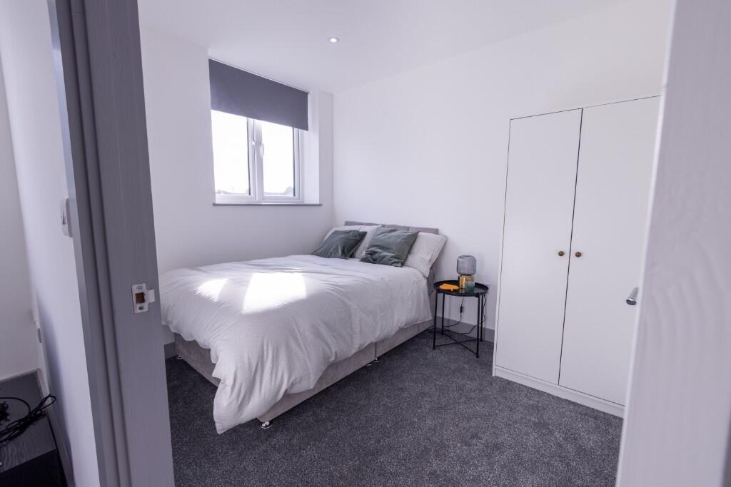 Apartment in Leeds, West Yorkshire - View 5