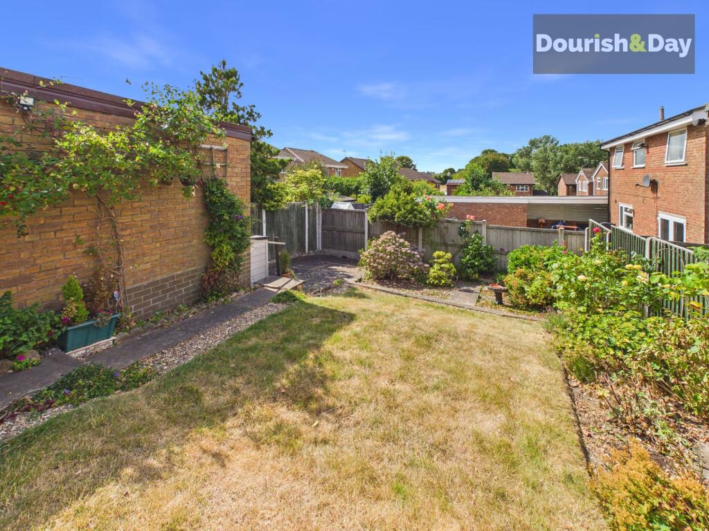 House in Stoke-on-Trent - View 4