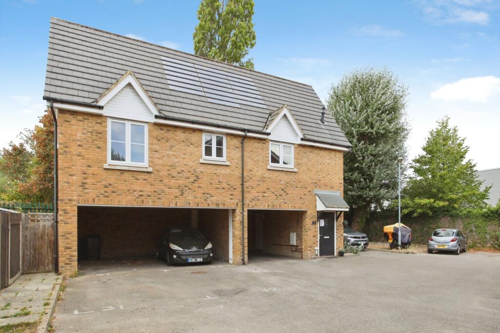 Apartment in Tonbridge and Malling, Kent - More