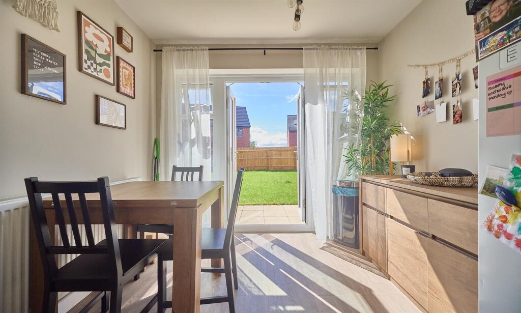 Arromanches Avenue, Hinckley - View 5