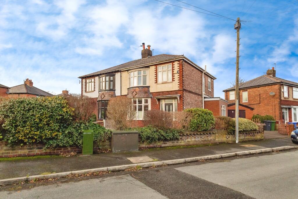 Main image of property: Oakwood Avenue, Audenshaw, Manchester, Greater Manchester, M34