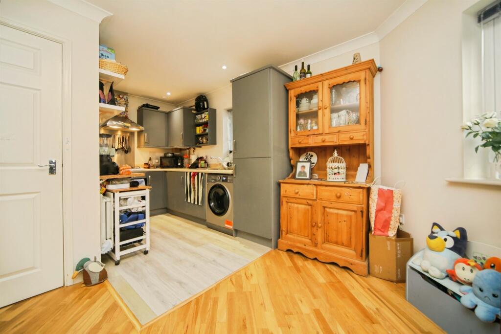 Thyme Close, Red Lodge, Bury St. Edmunds photo 4