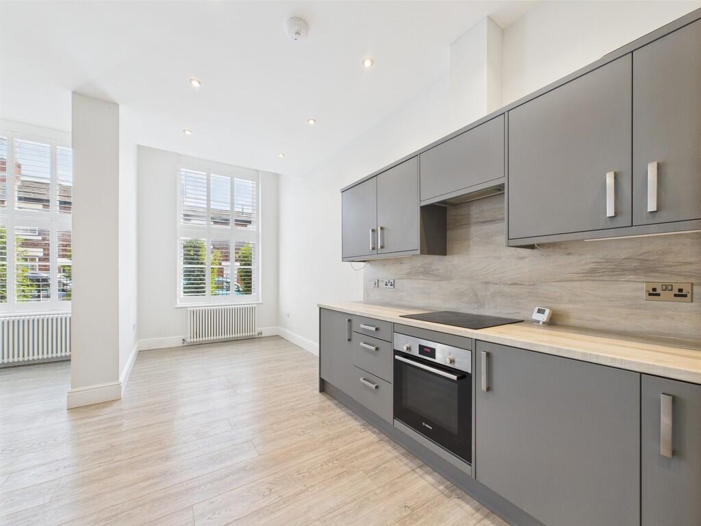 House in Stoke-on-Trent - View 5