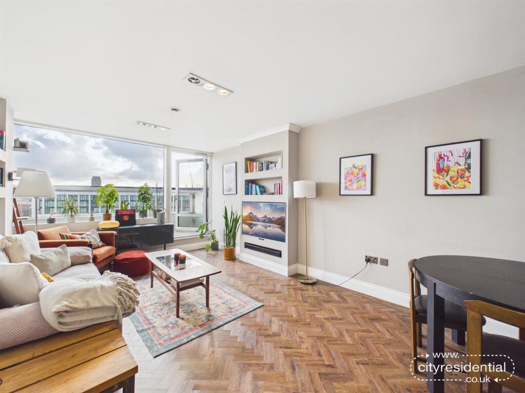 2-bed flat on One Park West, Liverpool, £225,000