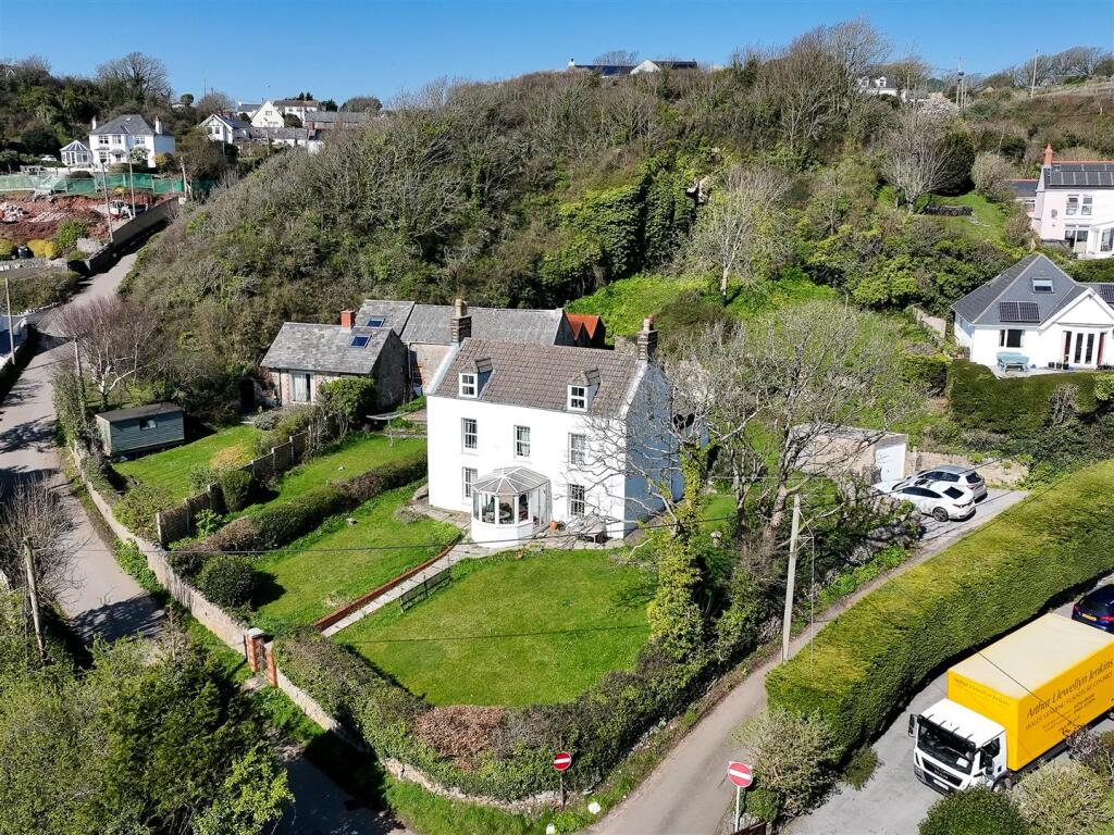 Main image of property: Horton, Swansea