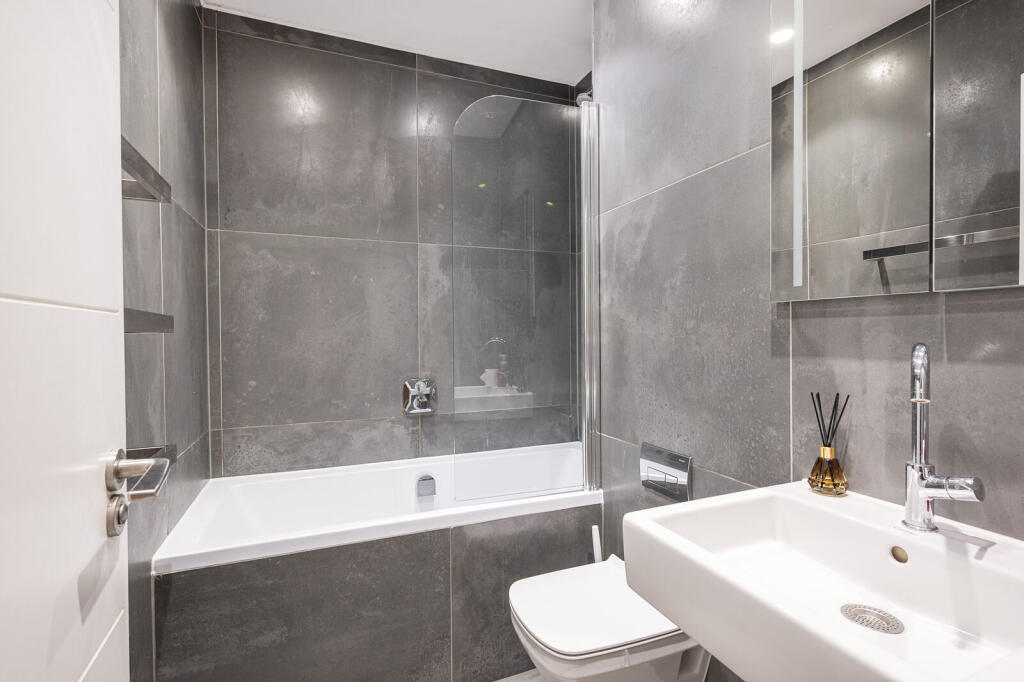 Apartment in London - View 5