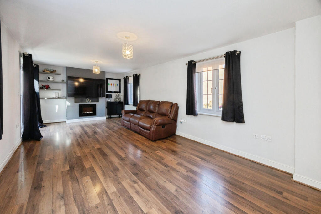 House in Tonbridge - More