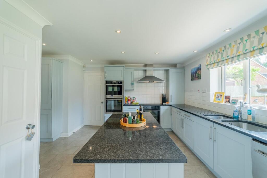 Grange Court, Alwoodley photo 3