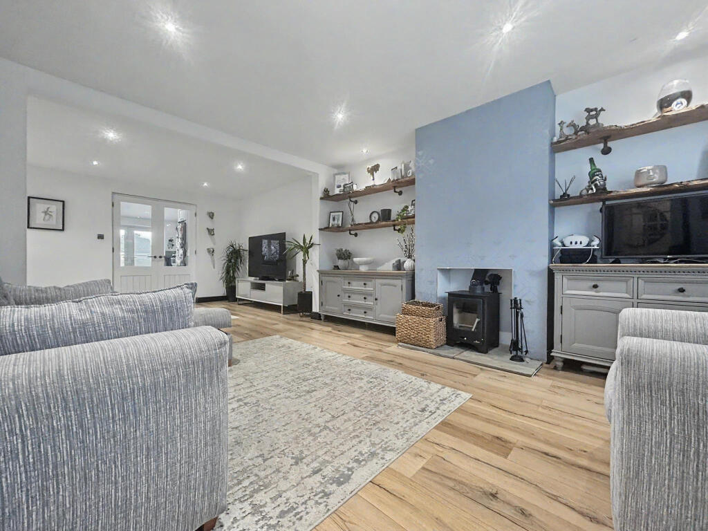 House in Broad Blunsdon, Hyde, Blunsdon - View 5
