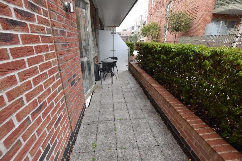 Apartment in Watford - More